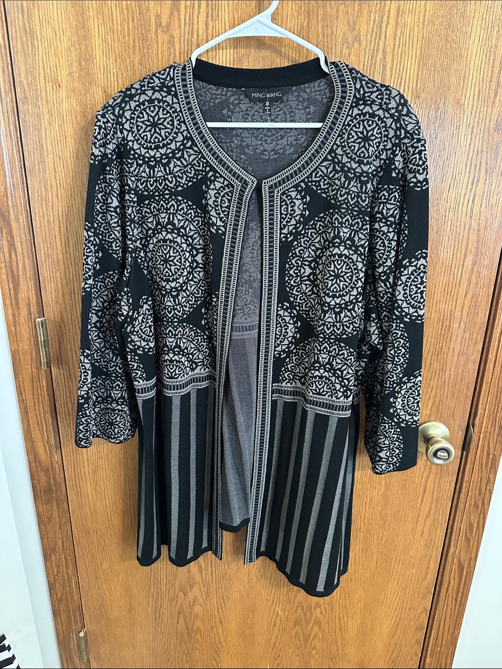 Ming Wang Black and Gray Medallion Open-Front Cardigan